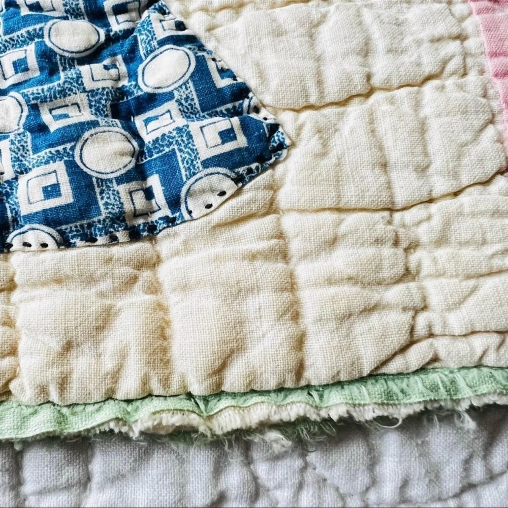 62”x80” Beautiful 1930's feedsack applique SunBonnet Sue quilt.